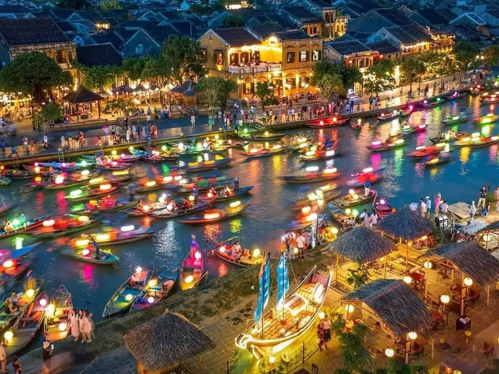 Hoi An river at night